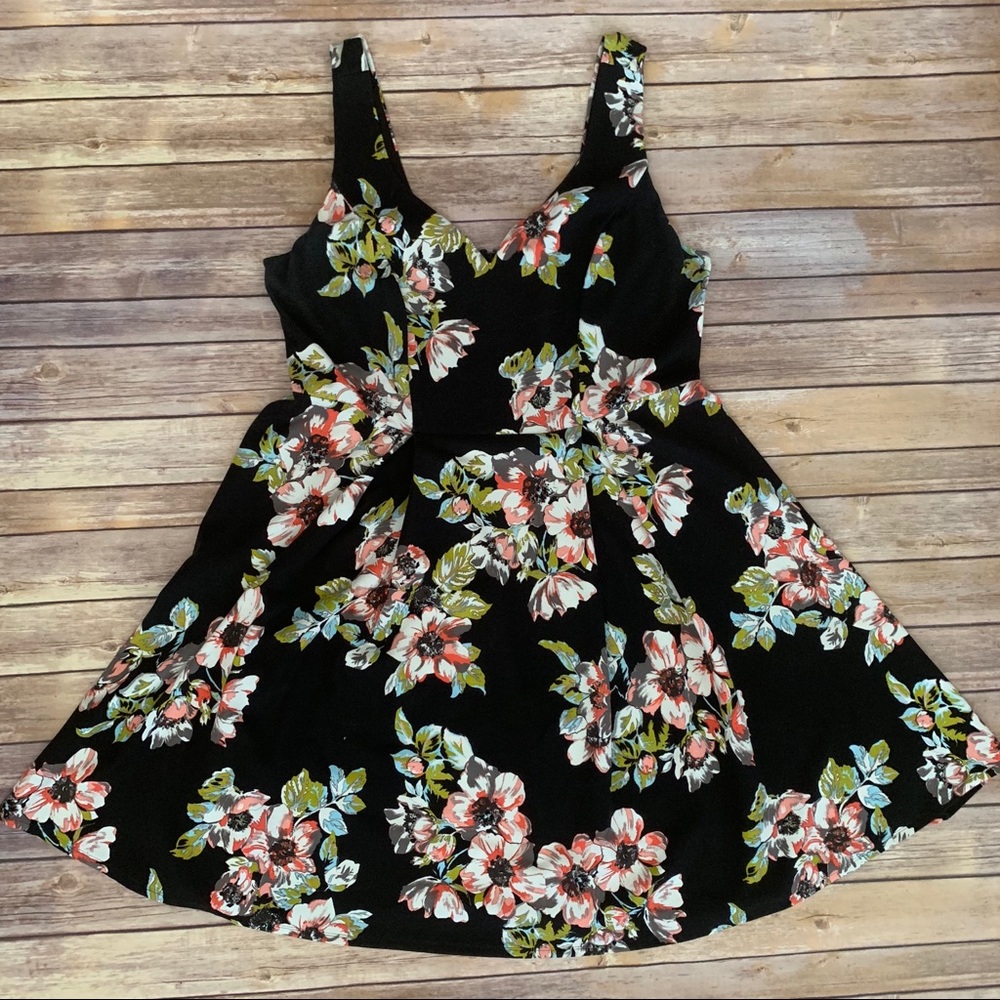 Torrid Floral Sweetheart Neckline Dress Sz 16